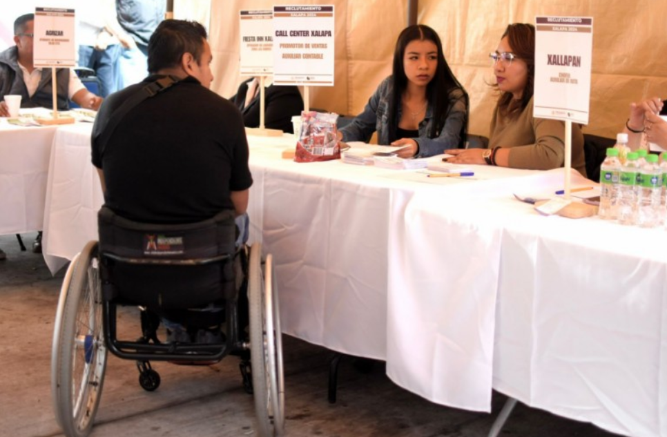 200 personas se conectan con 25 empresas en Xalapa