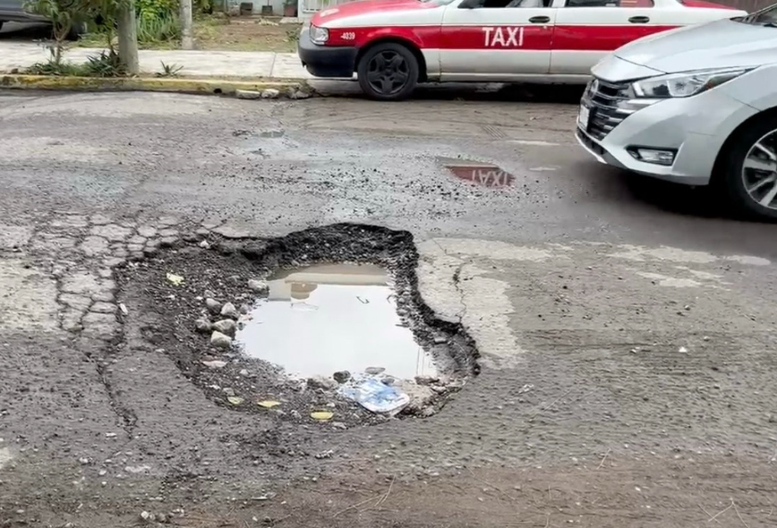 Condiciones deplorables de calles afectan a taxistas en Puerto