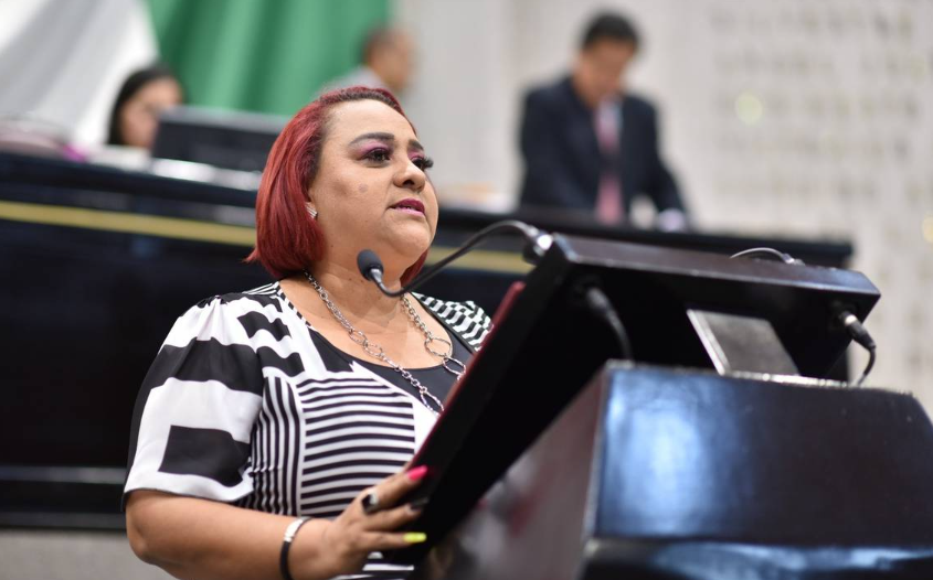 Adriana Esther MartÃƒÂ­nez presenta tercer informe de labores en el Distrito VII