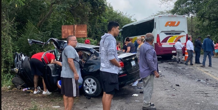 Accidente impactante en carretera Veracruz-Xalapa deja heridos