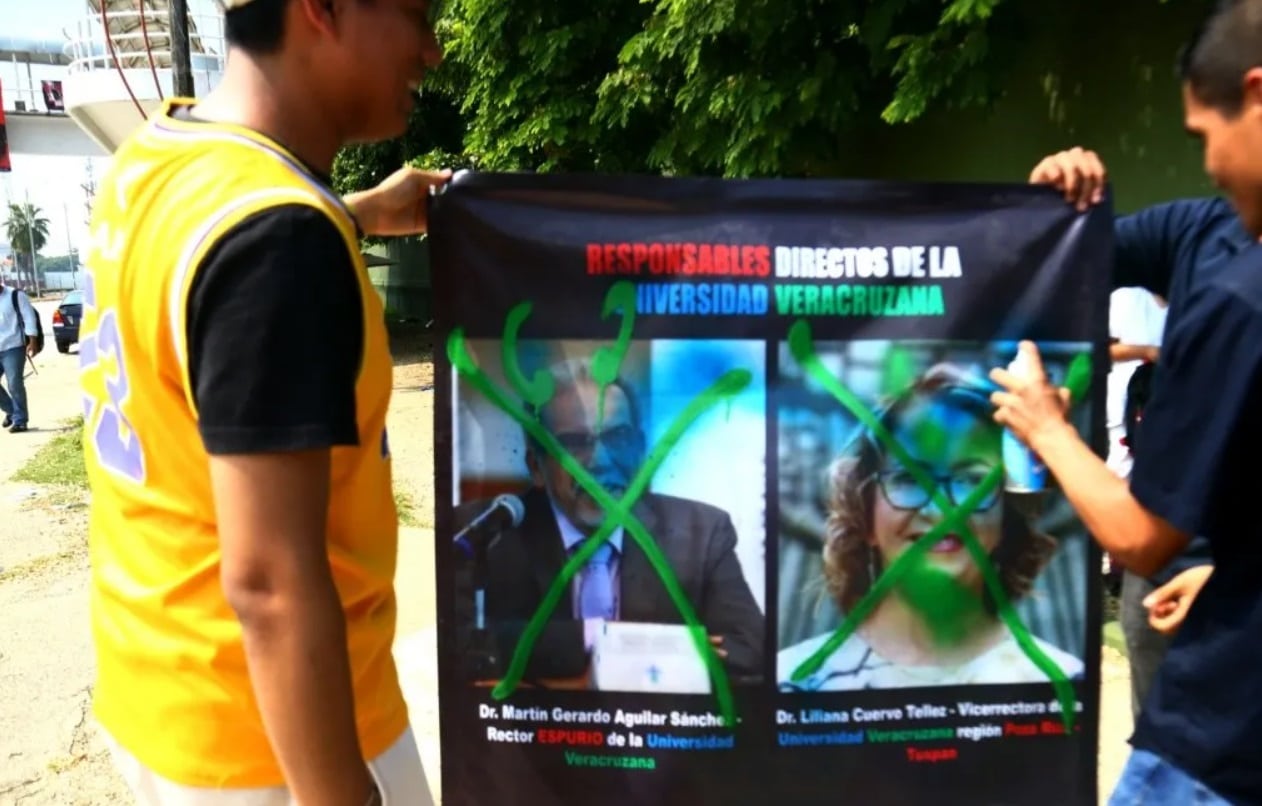 Alumnos de la UV Coatzacoalcos exigen justicia por desaparecidos