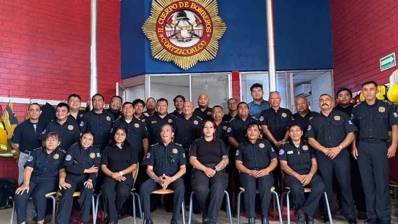 Bomberos de Coatzacoalcos reciben reconocimiento y piden más infraestructura