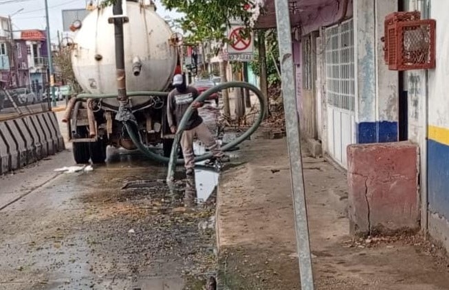 CMAS refuerza mantenimiento a red sanitaria en Esfuerzo de Hermanos
