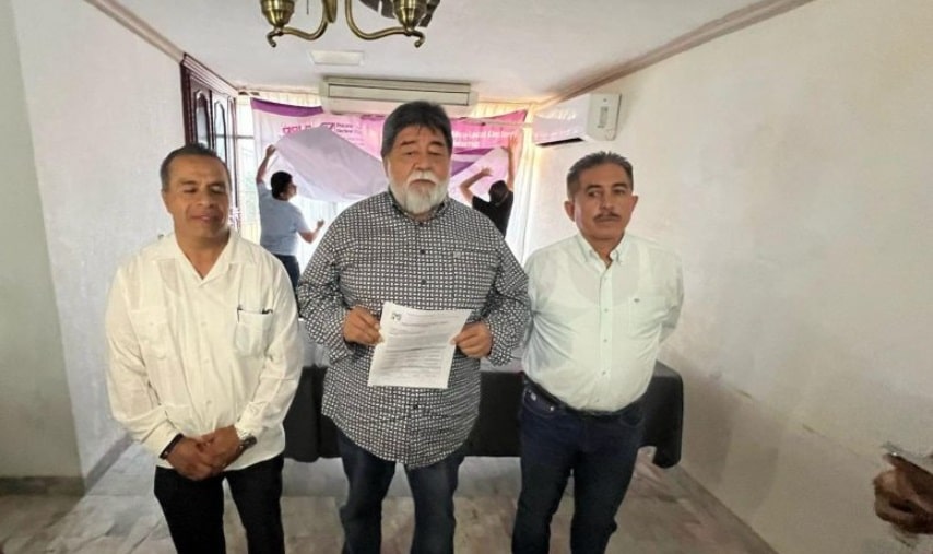 Carlos Vasconcelos se registra como candidato a alcalde de Coatzacoalcos