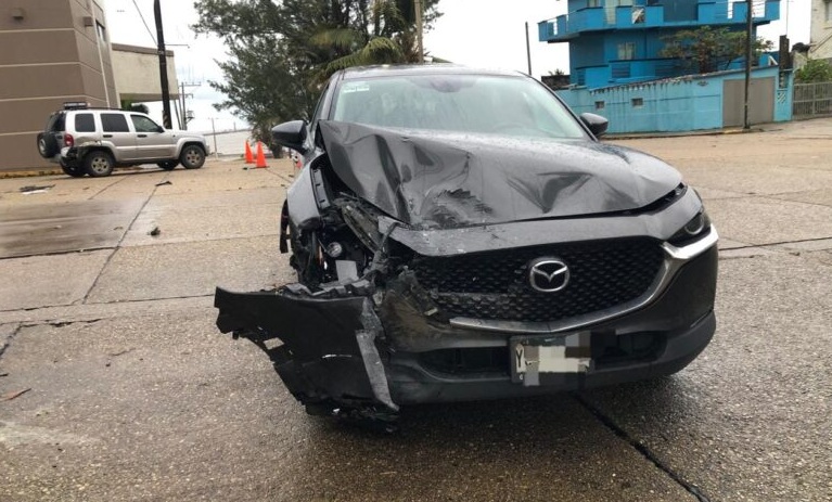 Choque en Coatzacoalcos deja daÃƒÂ±os y un menor lesionado