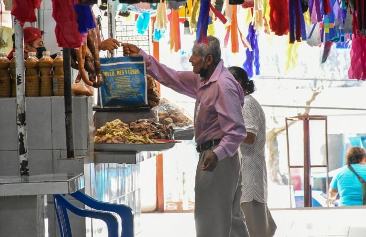 Comerciantes esperan incremento en ventas de productos bÃƒÂ¡sicos 2025