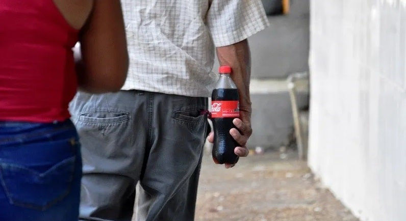 Consumo de refrescos y comida chatarra en Coatzacoalcos