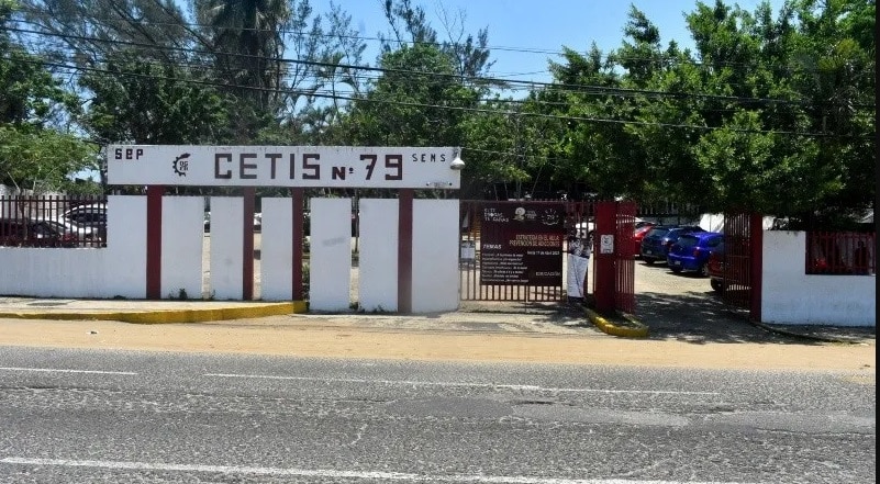 Egresados del CETIS 79 enfrentan problemas para registrarse en universidades