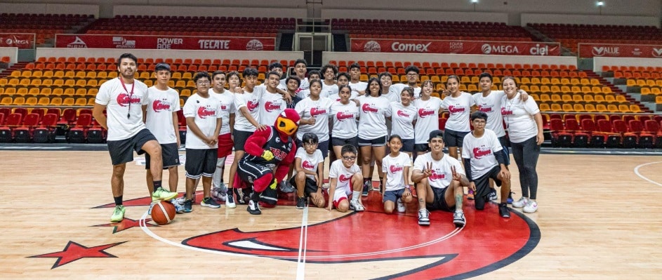 Ãƒâ€°xito del Basket Pro Camp con Emmanuel ColosÃƒÂ­a en Veracruz