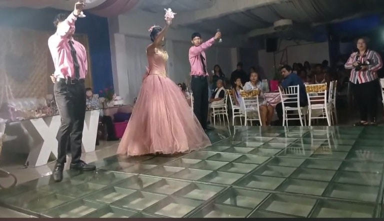 Festejo de XV aÃƒÂ±os arruinado por condiciones deplorables en Veracruz