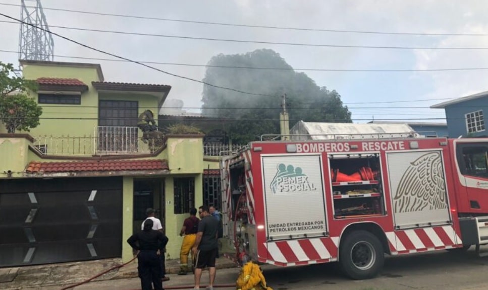 Incendio consume vivienda en Santa Isabel, Coatzacoalcos