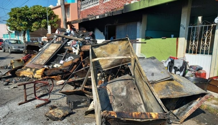 Incendio en Boca del RÃƒÂ­o causa la muerte de 11 perros