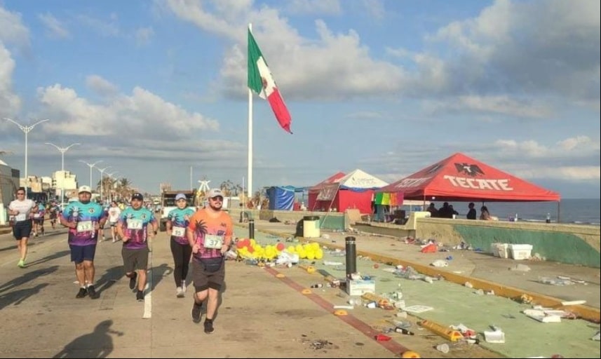 MalecÃƒÂ³n de Coatzacoalcos: Fiesta y basura en Semana Santa 2025