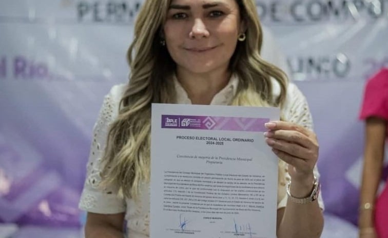 Maryjose Gamboa recibe constancia como alcaldesa de Boca del RÃƒÂ­o