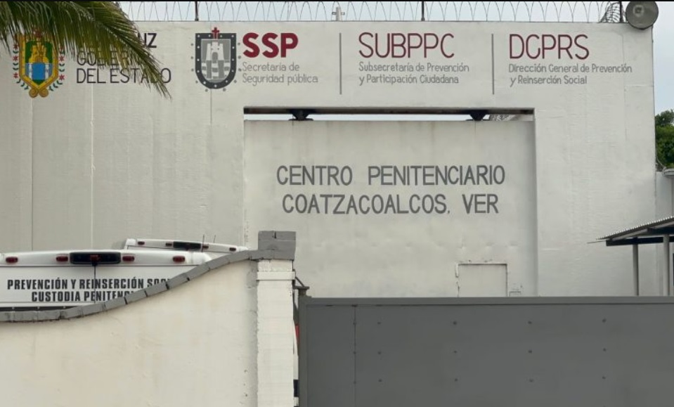 Nueve parejas se casan en el Cereso de Coatzacoalcos
