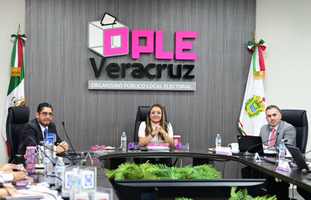 OPLE Veracruz recibe capacitación en tiempos de radio y televisión