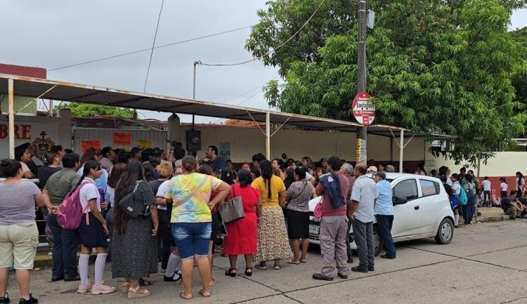 Padres exigen seguridad tras intrusiÃƒÂ³n en primaria 20 de Noviembre