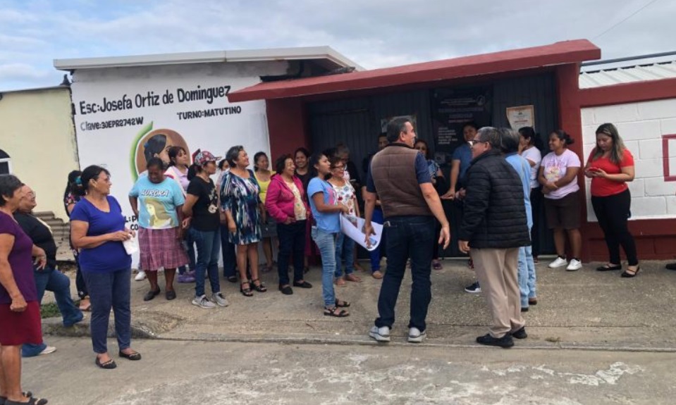 Padres se oponen a construcciÃƒÂ³n de oficinas en escuela primaria