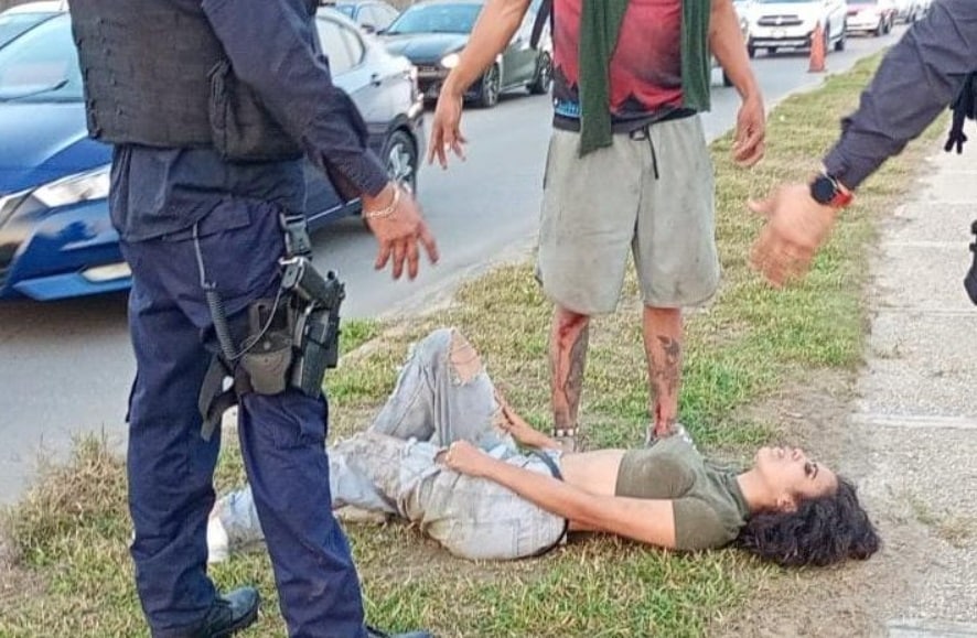 Pareja en motocicleta derrapa en el malecÃƒÂ³n de Coatzacoalcos