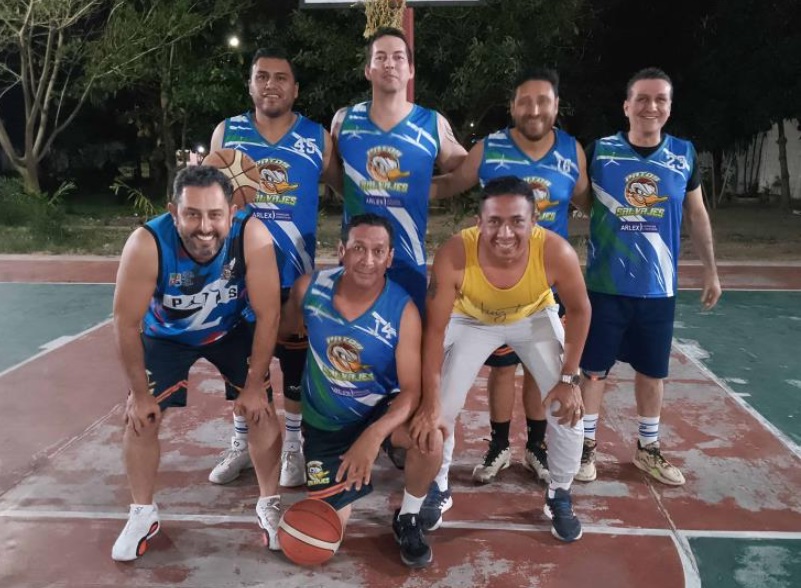 Patos Salvajes y Lyons triunfan en Torneo del Tamal 2025