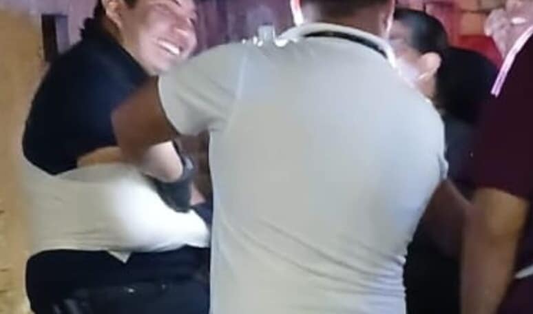 PolicÃƒÂ­a atropella a taxista en Coatzacoalcos, video impactante