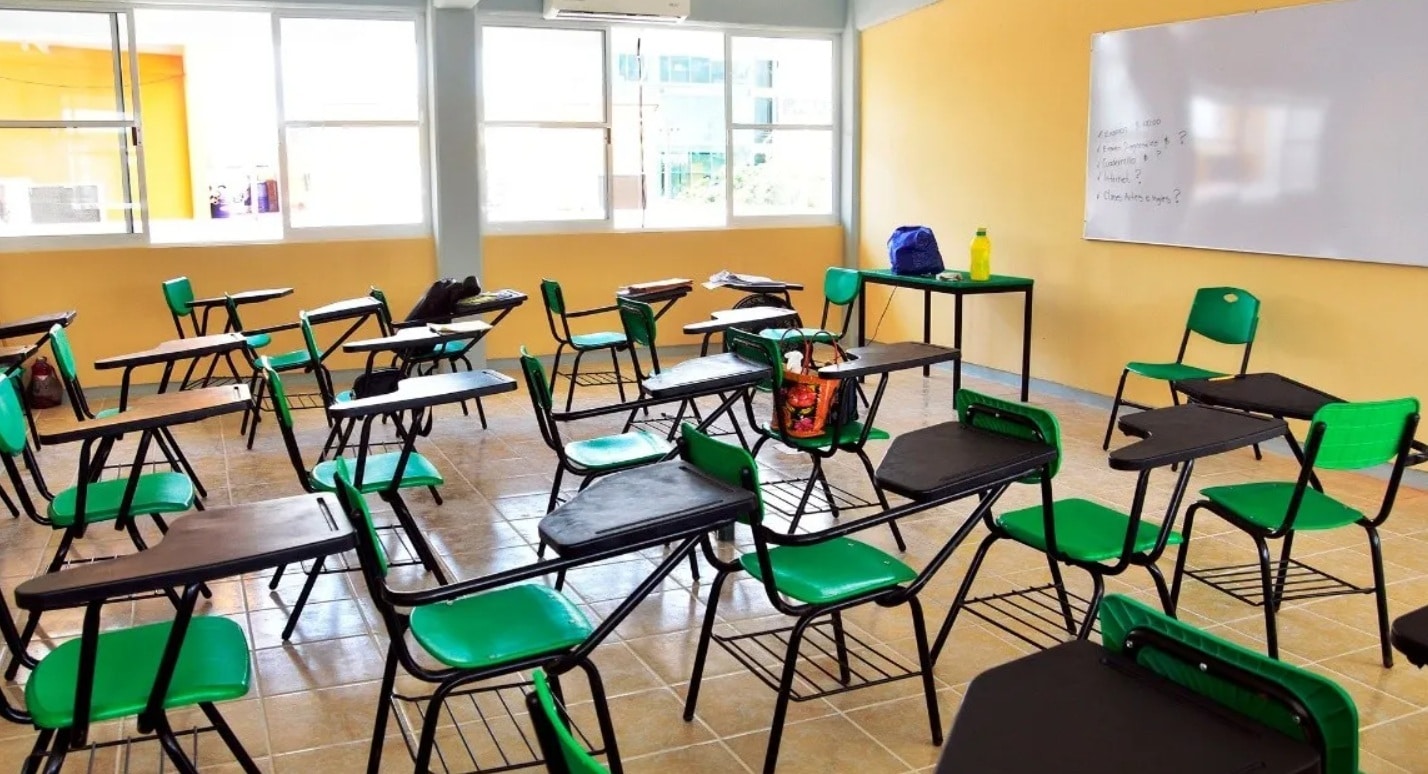 Primaria en Coatzacoalcos sin climas instalados para alumnos