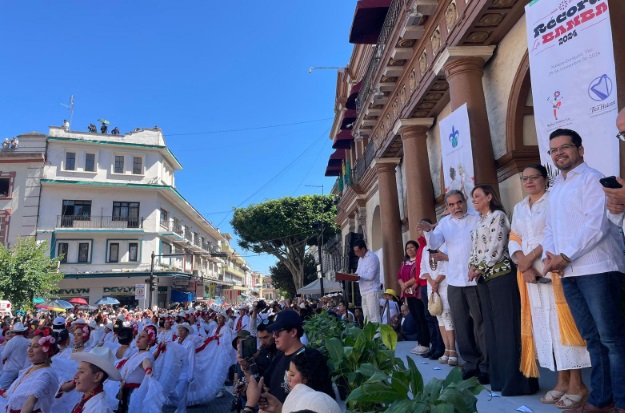 RÃƒÂ©cord de La Bamba 2024 se celebra en Xalapa con ÃƒÂ©xito