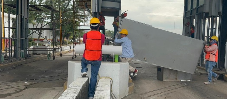 Retiran caseta de peaje en el puente Coatzacoalcos I