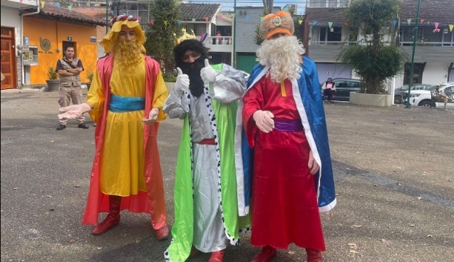 Reyes Magos deslumbran en el centro de Xalapa