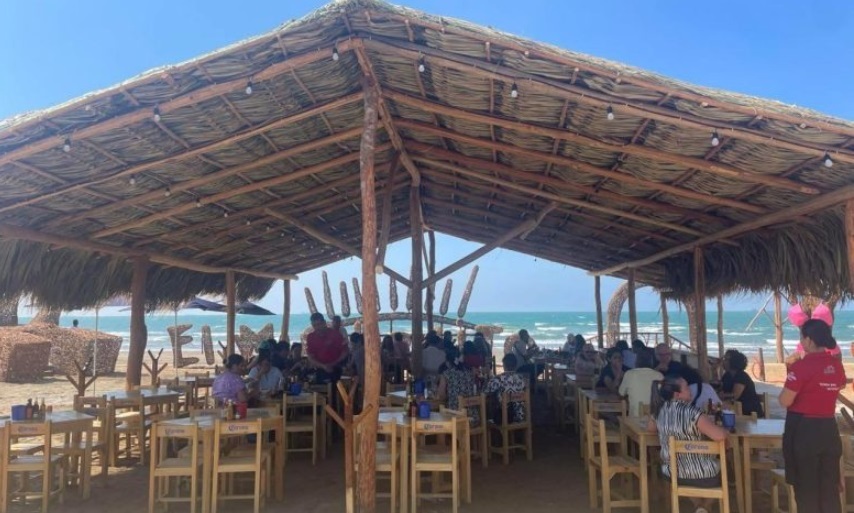 Supervisión de palapas y puestos de comida en Coatzacoalcos