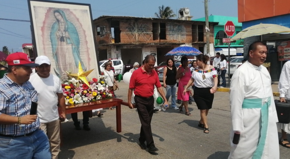 Tilma de la Virgen de Guadalupe recorre Coatzacoalcos