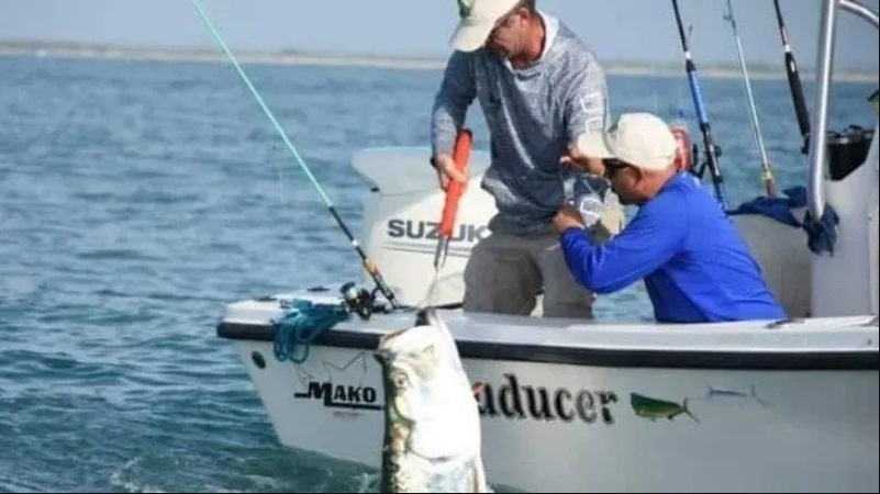 Torneo de pesca deportiva en Coatzacoalcos con 12 000 pesos