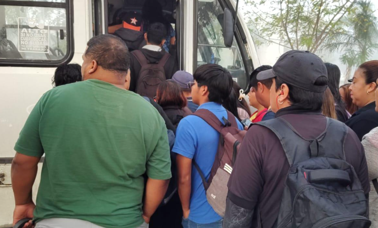 Usuarios reclaman escasez de autobuses en ruta MedellÃÂn-Boca del RÃÂo